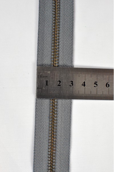 ZIP061 5號拉鏈 單頭拉鏈款式  紅古銅牙拉鏈  開尾拉鏈款式  不設單獨拉鍊訂購 側面照